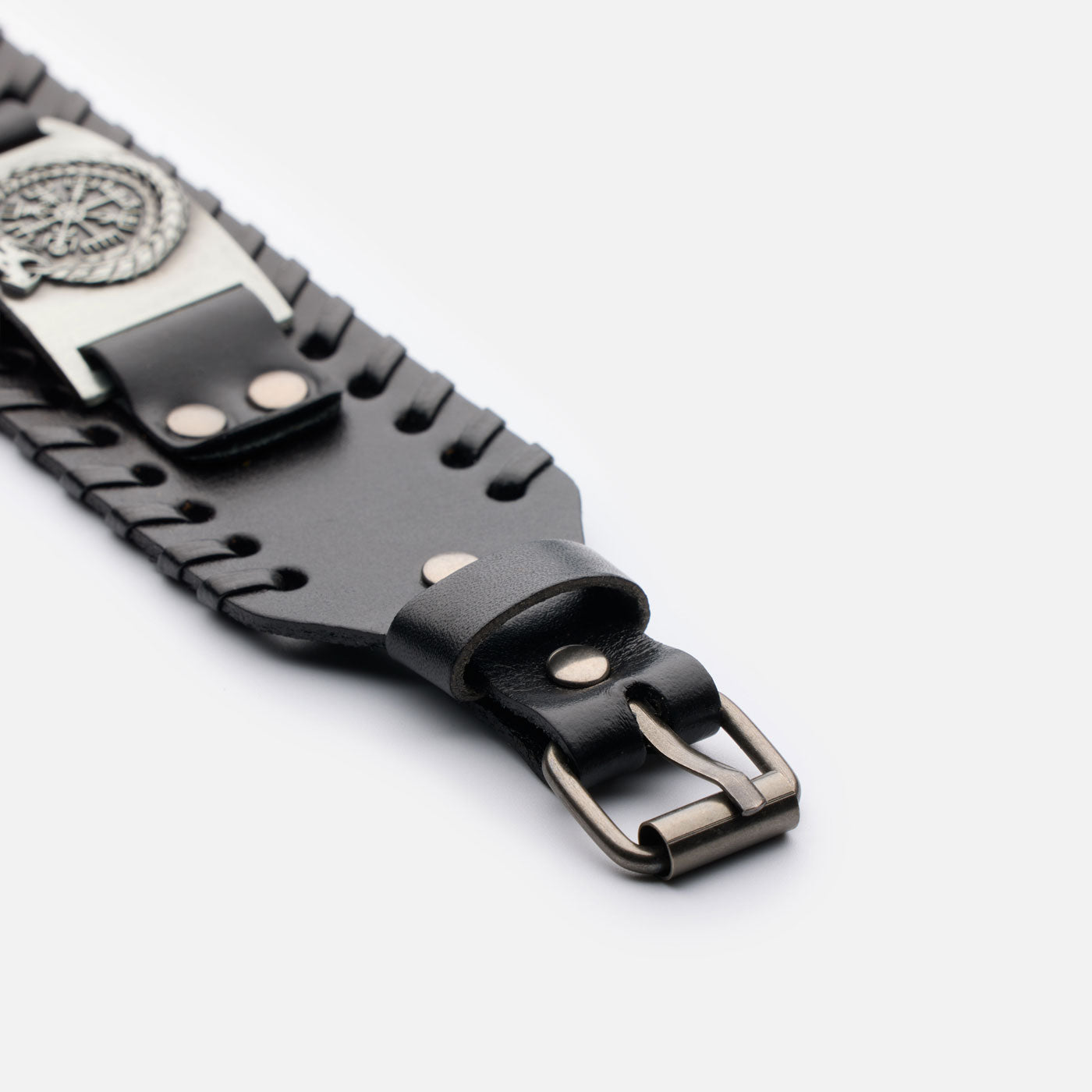 Close-up of metal buckle and leather texture on Jormungandr bracelet – black version