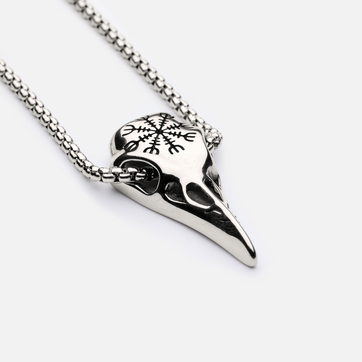 Viking raven skull pendant with Ægishjálmr symbol and detailed box chain – front view
